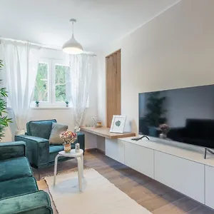 Norah With Private Parking Apartment Pula