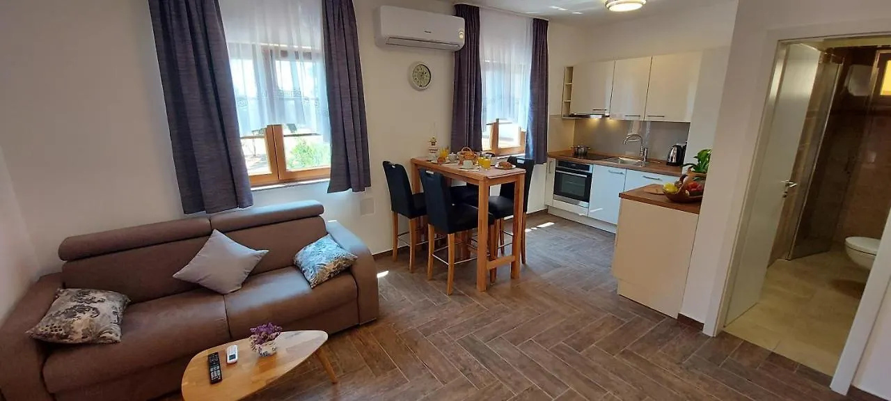 Kandarola Resort Kampor Apartment